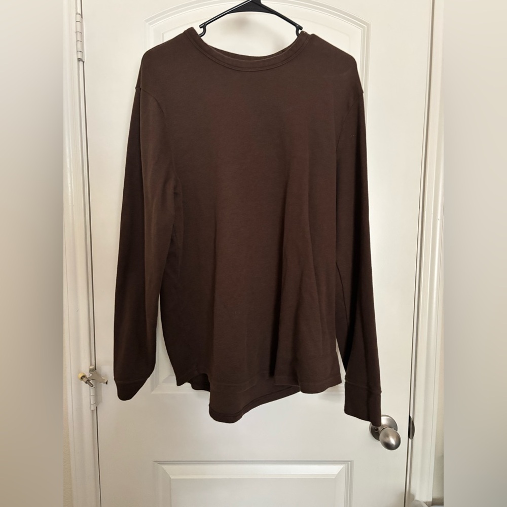 Men’s chocolate brown long sleeve ribbed shirt